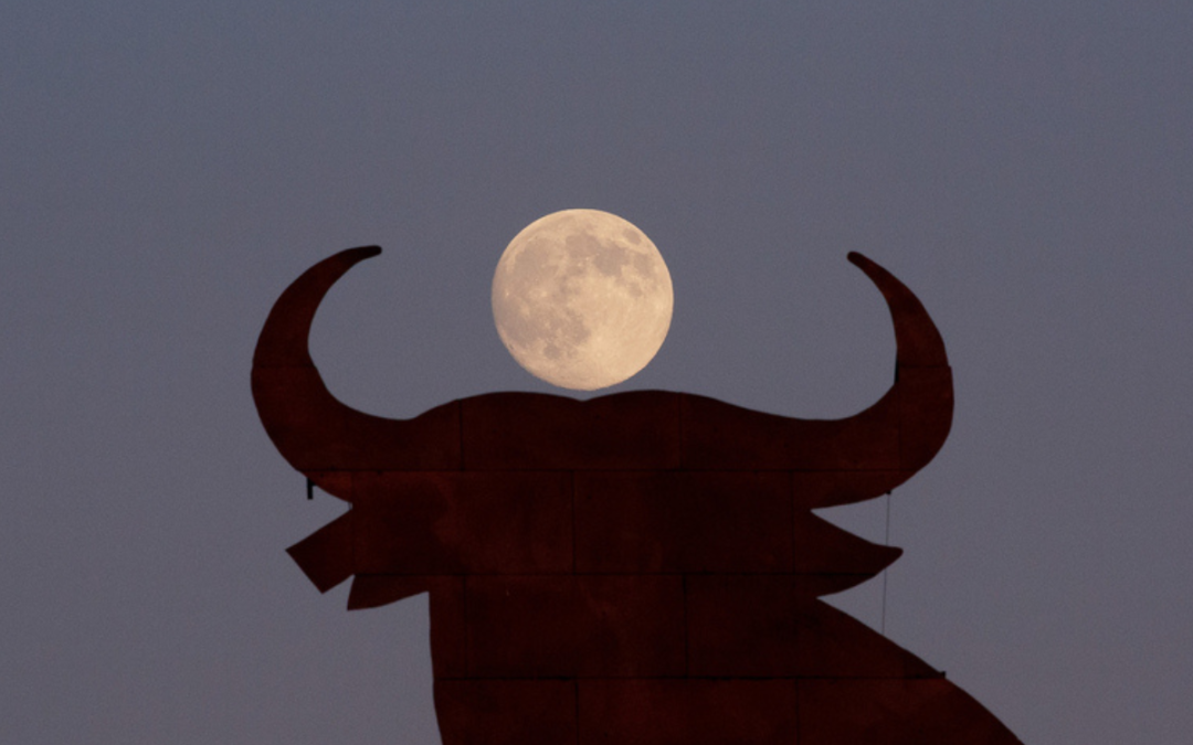 Navigating The Lunar Eclipse In Taurus: Embracing Transformation And Renewal